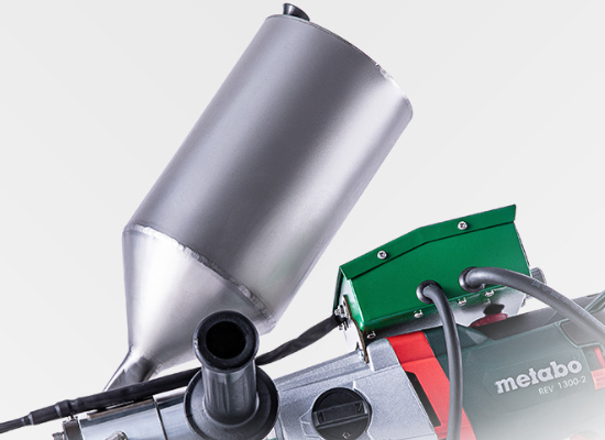 Particle feeding bucket 